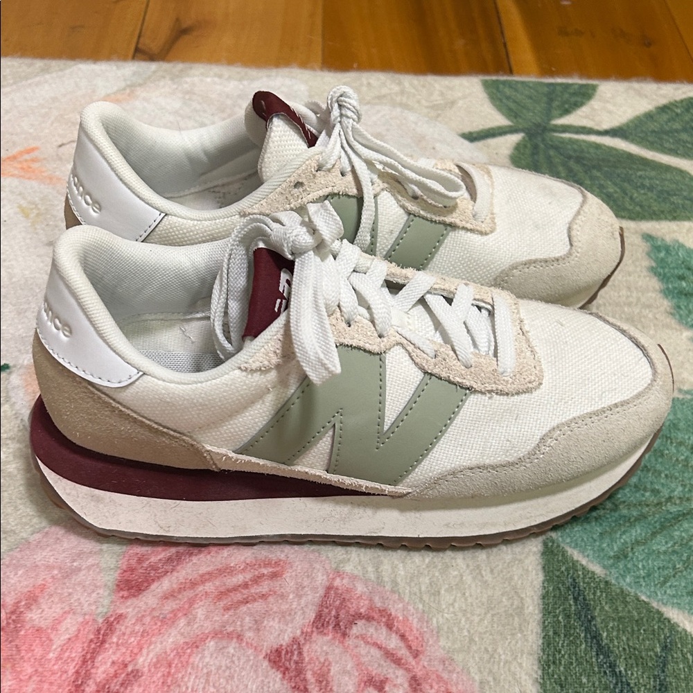 New Balance 237 Women's Cream and Green Sneakers - Picture 4 of 6